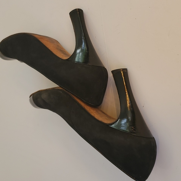 Vintage Yves Saint Laurent Designer Black Suede / Patent Cap Toe Pumps - Size 8N - Picture 12 of 16